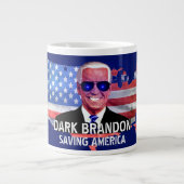 Joe Biden comme Dark Brandon Mug de café géant (Devant)