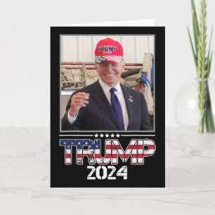 Joe Biden met een Trump-hoed Verkiezing 2024 Grapp Kaart