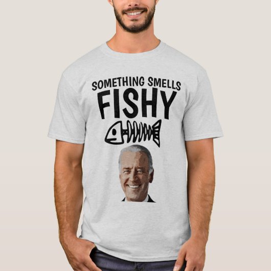 JOE BIDEN QUELQUE CHOSE SENTE DES T-SHIRTS DE PÊCH (Devant)