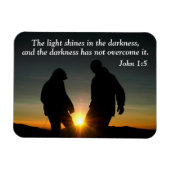 John 1:5 Het licht schijnt in het donker Magneet (Horizontaal)