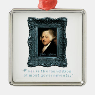 John Adams: De meeste Govetten baseerden op Angst Metalen Ornament