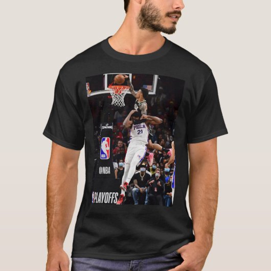 John Collins Dunk on Embiid Classic T-shirt (Devant)
