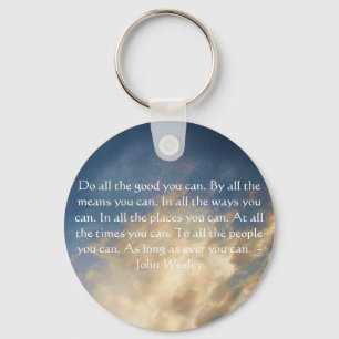 John Wesley Living Quote met Blue Sky Clouds Sleutelhanger