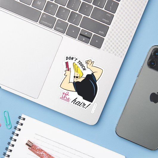 Johnny Bravo Comb - Raak het haar niet aan! Sticker (Laptop met iPhone)