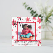 Joie ! Carte photo de vacances Red & White Snowfla (Debout devant)