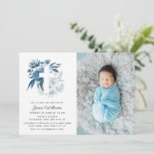 joli bleu florales Baptême photo invitation (Debout devant)