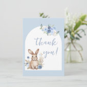 Joli bleu lapin bébé garçon douche carte de remerc (Debout devant)