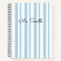 Joli cahier bleu à motif rayé pastel