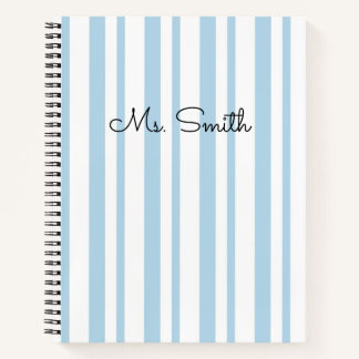 Joli cahier bleu à motif rayé pastel