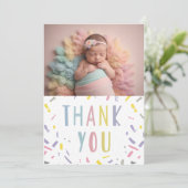 Joli carte de remerciements bébé moderne avec phot (Debout devant)