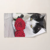 Joli chat avec la rose rouge (Serviette à main)