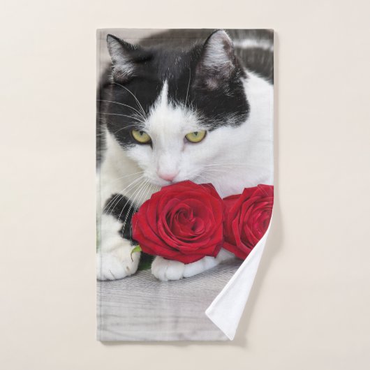 Joli chat avec la rose rouge (Serviette à main)