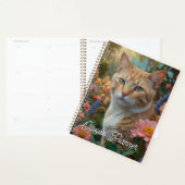 Joli chat blanc orange dans un jardin fleuri (Devant avec enveloppe)