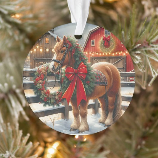 Joli Cheval de Noël sur une ferme festive (Arbre)