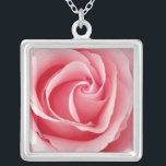 Joli collier Pendentif rose rose<br><div class="desc">Jolie rose rose sur un charmant collier à plaque d'argent sterling pendentif,  par 369Design. Un cadeau merveilleux pour votre fête nuptiale,  mère,  soeur,  petite amie ou meilleure amie. Disponible dans une variété de couleurs.</div>