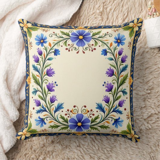 Joli coussin à couronne florale. (Couverture)