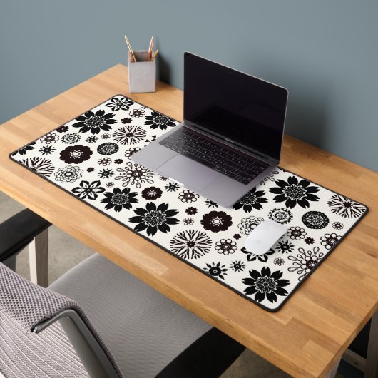Joli jeu moderne noir et blanc motif floral (Bureau 2)