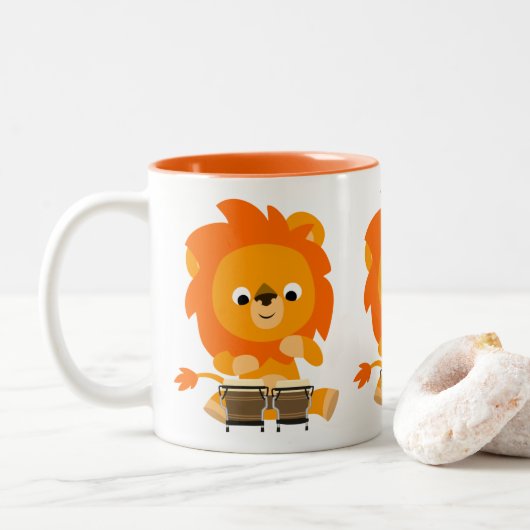 Joli Lion Caricature Jouer Bongos Mug (Avec donut)