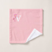 Joli monogramme avec fleurs sur fond rose clair (Gant de toilette)