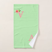 Joli monogramme rose avec fleur sur fond vert citr (Serviette à main)