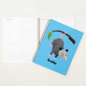 Joli opossum accroché à la branche dessin animé (Devant avec enveloppe)