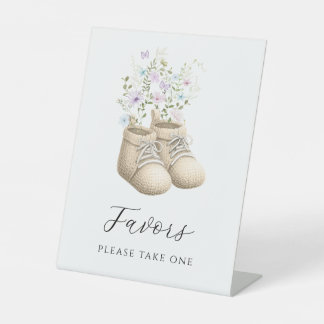 Joli panneau de bébé neutre en fleurs pour la fête