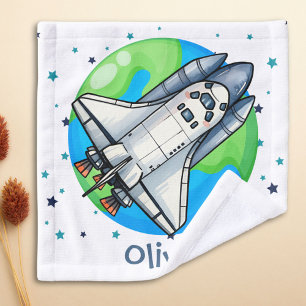 Joli vaisseau spatial autour de la Terre