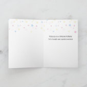 Jolie Brunette fille avec gâteau Bonne carte d'ann (Intérieur)