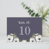 Jolie carte de numéro de table floral - violet (Debout devant)