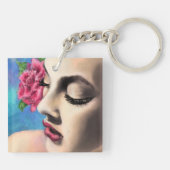 Jolie femme avec porte-clés rose (Dos)