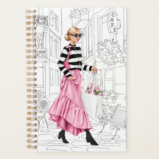 Jolie fille de mode avec sac à Paris (Devant)