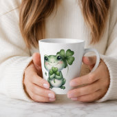 Jolie Grenouille Chanceuse avec Mug à Café Trèfle
