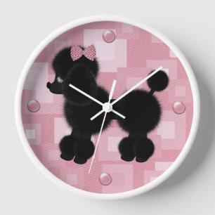 Jolie horloge murale de caniche noire