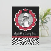 Jolie invitation à la fête d'anniversaire noire et (Debout devant)