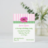 Jolie invitation à l'anniversaire de Gerber Daisy  (Debout devant)