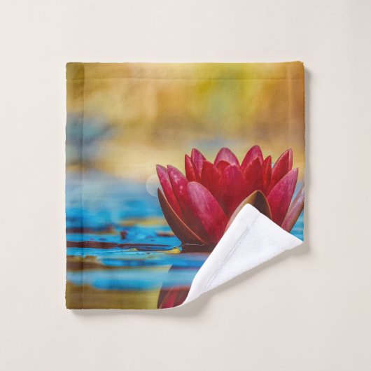 Jolie photo d'une fleur de Lotus dans un étang (Gant de toilette)