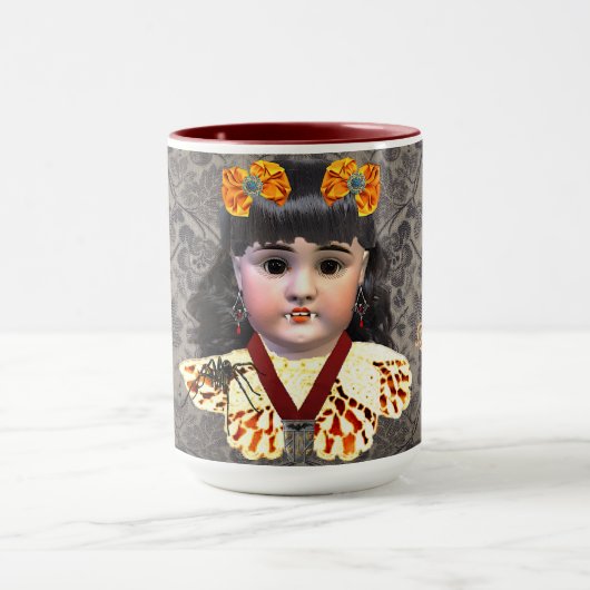Jolie poupée vampire Mug personnalisé (Centre)