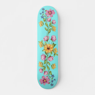 Jolie tournesol et Fleurs sauvages sur skateboard