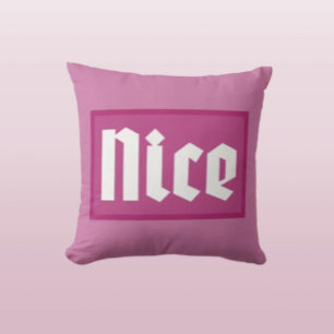 Jolie typographie de boîte rose Coussin jeté