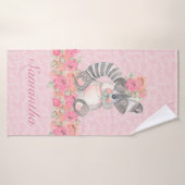 Jolies filles rose Floral Raccoon de bois (Serviette de bain)