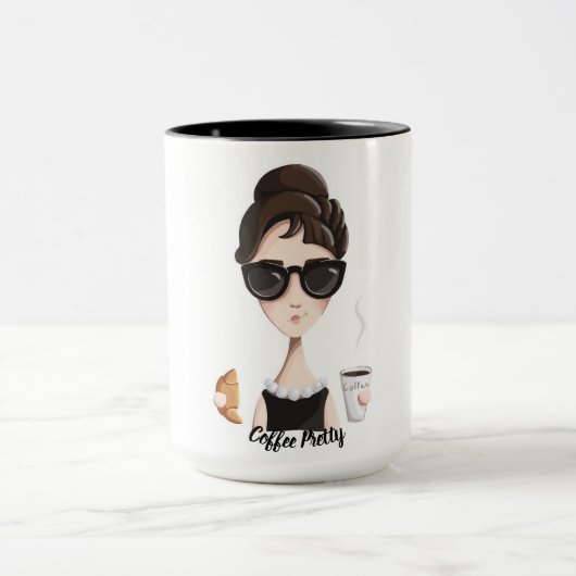 Jolies perles de café et tasse de café (Centre)