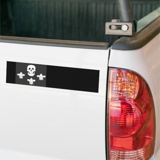 JOLLY ROGER SKULL EN DRIE LILILIES FLAG BUMPERSTICKER (Op Truck)