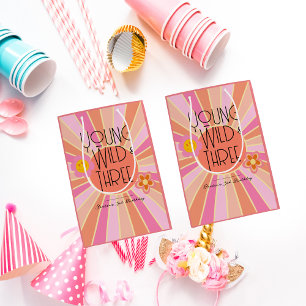 Jong, Wild & Drie   Verjaardagscadeauzak   roze Medium Cadeauzakje