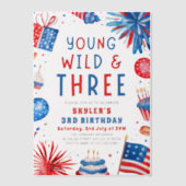 Jong Wild en Drie 4th Juli 3rd Verjaardagsfeest Vellum Uitnodigingen (Voorkant)