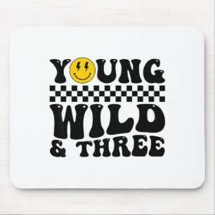 Jong Wild En Drie Groovy Retro 3 Jaar Oud Kind  Muismat