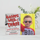 Jong Wild en Drie Rock Met Foto Uitnodiging (Staand voorkant)