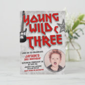 Jong Wild en Three Rock Uitnodiging met foto (Staand voorkant)