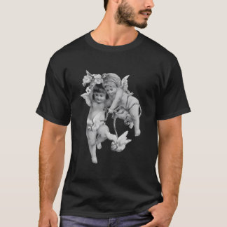 Jonge engelachtige cherubs spelen met hun duif t-shirt