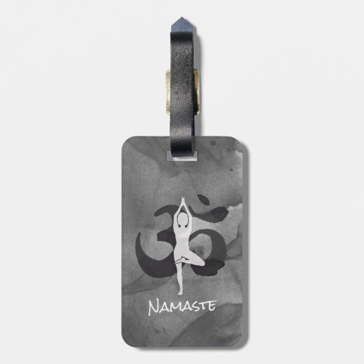 JONGE Instructeur Waterverf Meditation Pose Om Sig Bagagelabel (Achterkant verticaal)