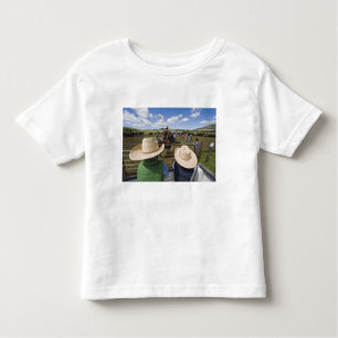 Jonge jongens nemen de Hughes Ranch van 2007 aan Kinder Shirts